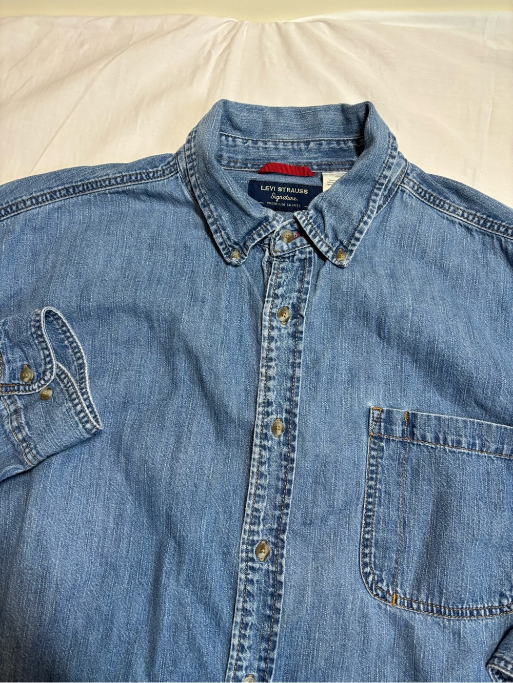 Levi's Men's Light Blue Denim Button-Up Shirt